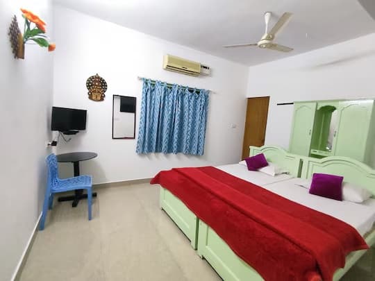 Deluxe Single Cot Room 2 at Regal Mansion Alleppey
